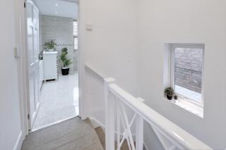3 Bedroom House, 4 Beds, 2 Double Beds, 2 x Single Beds, Sleeps 6, Free Parking, Birmingham Near City Centre, Major Transport Links - Birmingham - 6