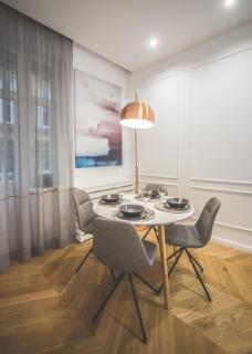 Stylish comfy suite w balcony in downtown - Budapest - 9