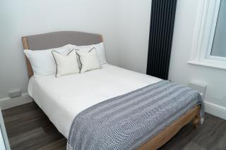 Beautiful 3-bedroom apartment on Blackpool seafront with free parking - Blackpool - 0