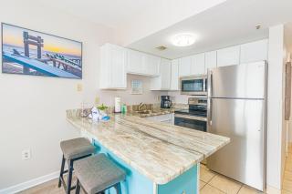 Beautiful 2 Bedroom Multi-Unit Suite! Oceanfront Palace 1501 and 1503 - Myrtle Beach - 2