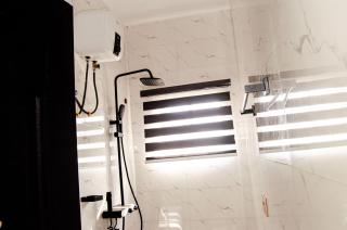 Furnished studio apartment in a secure and serene part of Ibadan - Ibadan - 8