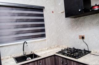 Furnished studio apartment in a secure and serene part of Ibadan - Ibadan - 3