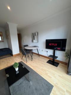 Studio Apartment 5 with balcony and river view - Norwich - 9