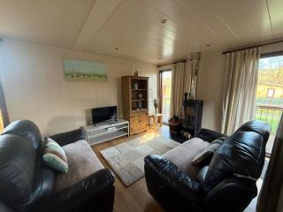 Charming 2 bedroom Lodge In the Shropshire Countryside with Fantastic Views - 7