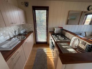 Charming 2 bedroom Lodge In the Shropshire Countryside with Fantastic Views - 5