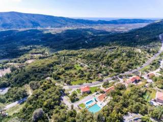 Breathtaking Scenic Villa with Pool - Dubravka - 1