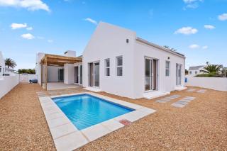 Sunlit Oasis Ocean & Golf Retreat - Stompneusbaai - 0