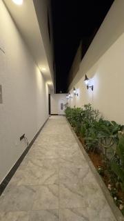 Modern Self Entry Studio - Riade - 4