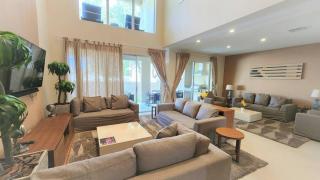 7639- Encantadora Casa com 3 Suítes no Magic Village Yards, Perto da Disney e da Rota 192 - 0