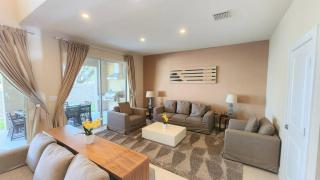 7639- Encantadora Casa com 3 Suítes no Magic Village Yards, Perto da Disney e da Rota 192 - 6