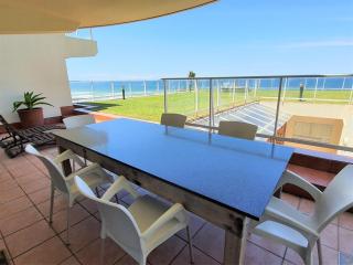 8 Glitter Bay Umhlanga Beachfront Amazing Views - Durban - 1