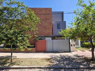 Moderno Dúplex 2 Dormitorios con Terraza y Cochera - Córdoba - 1
