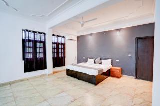 PLAY THE ROYAL INN GUEST HOUSE - couple friendly - 7