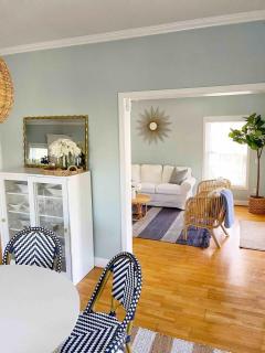 Large Home and 2 Airstream Glampers & Spa Midway to Tybee Beach & Downtown Savannah with Fast WiFi and More! - Savannah - 4