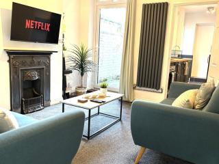 The Avenue Townhouse - 9