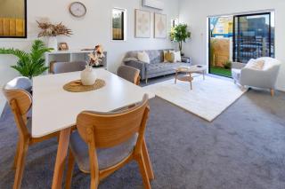 Grand 6BR Escape Steps from Christchurchs Best - Christchurch - 8
