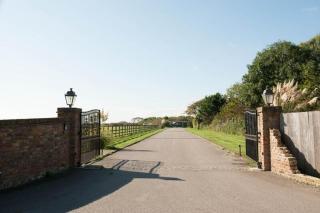 6 Solent Reach Mews - 2