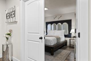Chic & Cozy Room, Unique Design, Shared Amenities Near CofI and Lake Lowell - Caldwell - 2