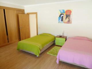Villa Hugo - bright modern walk to restaurants - Albufeira - 3