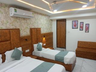 Hotel Lemon Gota - Ahmedabad - 1