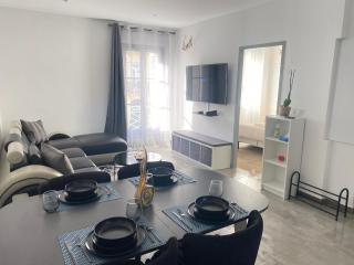Modern and Cosy Apartment - 1
