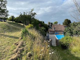 Beautiful Gite, Private Pool, Magnificent views!!! - Nanteuil-de-Bourzac - 1