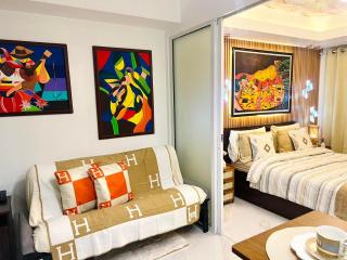Paris Hilton Beach Resort - Manila - 4