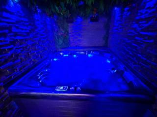 Cocon Spa & Cinema Room - 9