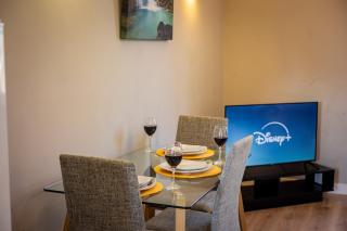 Modern Spacious 2 Bed Apartment Wolverhampton with Free Secure Parking - Wolverhampton - 4