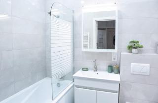 Comfortable Living- Free Coffee, Netflix & More - GrandStay md - 4