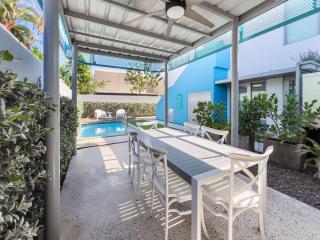 Aquabella 2 Ocean Breeze Getaway in Isla Verde - San Juan - 4