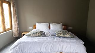 Tsogstot residency - Deskit - 2