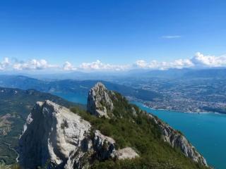 La Voute Chambérienne GRAND T2 61m2 - Vue Montagnes - TV 4K Géante - WIFI-Fibre - Machine à Laver - Lave Vaiselle - Parking - Confort - Spacieux - 3