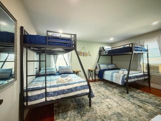 Canal Retreat with Easy Cape Access with Seasonal Pool - Bourne - 3
