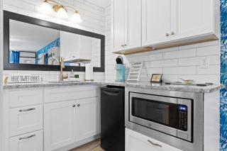 Cozy 1-Bedroom Condo with Pool Access in Ocean Isle Beach - Ocean Isle Beach - 3