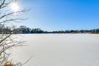 Lakefront Prospect Heights Home Ice Fish On-Site - Prospect Heights - 8