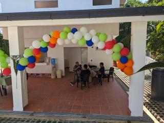 Spacious Apartment w Pool - 7