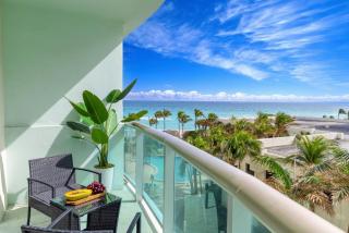 Oceanview King Bed Right on the Beach w Pool&Gym - Hollywood - 9