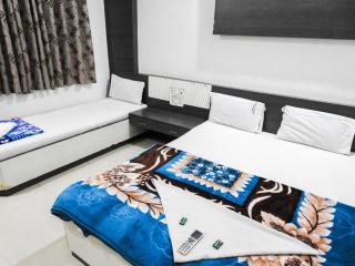 Hotel Shri Sai Darshan - Shirdi - 0