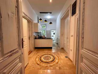 Historic Apartment in Center - Sarajevo - 4