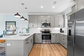 Experience luxury at Notorious OIB, a spacious 4 bedrooms, 4 baths, perfect for up to 10 guests - 7