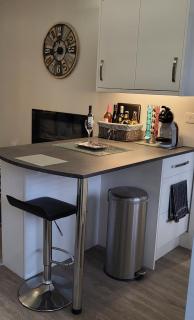 The Hideaway - cosy self-contained studio - 6