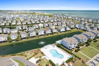 4 BD 3 BA Cottage on Ocean Isle Beach with Water View & Community Pool! - 0