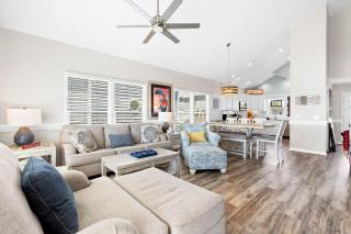 4 BD 3 BA Cottage on Ocean Isle Beach with Water View & Community Pool! - Ocean Isle Beach - 3
