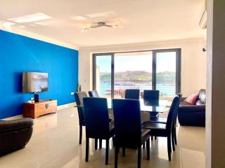 SeaFront Harbour Haven - Steps to Ferry, Shops and Beaches - Sliema - 2
