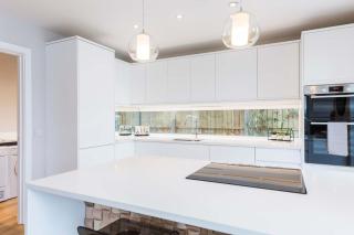 Stylish new home with parking - king beds garden - 5