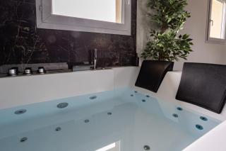 Evasion romantique avec jacuzzi - 8