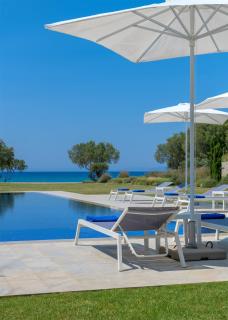 Renee Beach Front Executive Luxury Villa - Soroni - 9