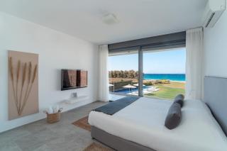 Renee Beach Front Executive Luxury Villa - Soroni - 2
