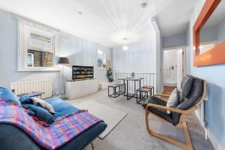 Lovely Split level 2 bedroom flat in NW London - 3